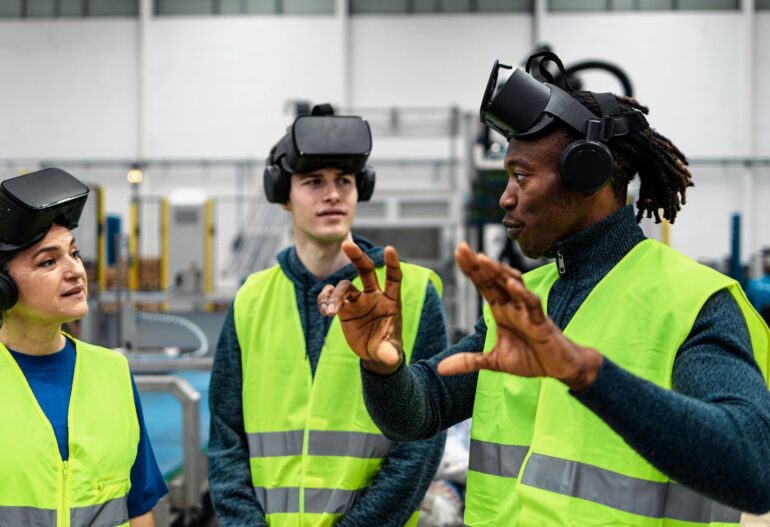 Team,Of,Multiracial,Engineers,Having,A,Simulation,Experience,With,Futuristic